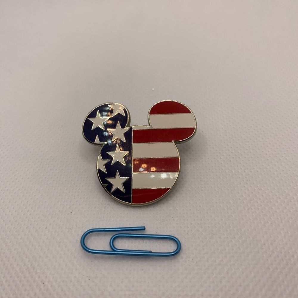 Disney Patriotic Mickey Pin - Picture 1 of 2